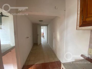 Venta de Casa de 2 niveles,  en Av. de los Insurgentes, Col. El Tesoro, Coatzacoalcos, Veracruz.