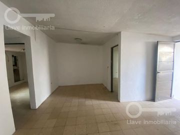 Venta de Casa de 2 niveles,  en Av. de los Insurgentes, Col. El Tesoro, Coatzacoalcos, Veracruz.