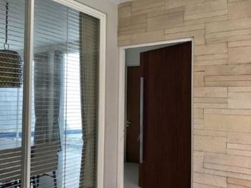 Rumah di Graha Family Surabaya, Swimming Pool, Row 2-3 mobil