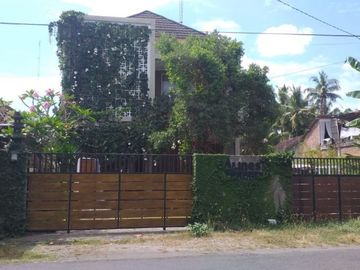RUMAH BALINESIA DI KULON PROGO DEKAT AKSES KE BANDARA NYIA