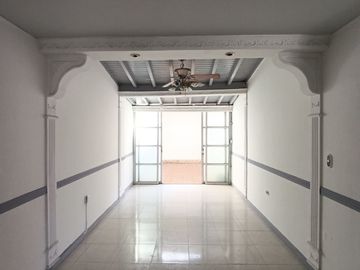 casa en arriendo en quinta bosch. Cod A30229