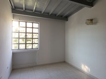 casa en arriendo en quinta bosch. Cod A30229