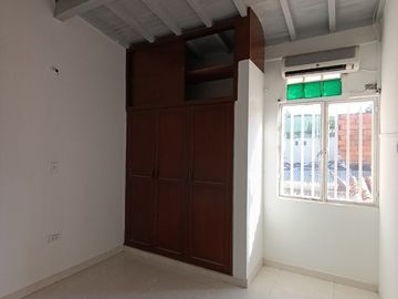 casa en arriendo en quinta bosch. Cod A30229