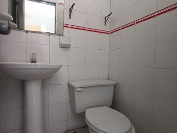casa en arriendo en quinta bosch. Cod A30229