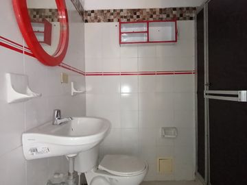 casa en arriendo en quinta bosch. Cod A30229