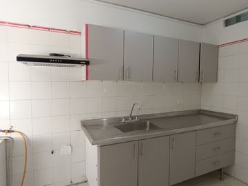 casa en arriendo en quinta bosch. Cod A30229