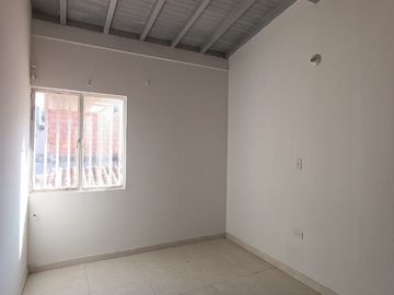 casa en arriendo en quinta bosch. Cod A30229