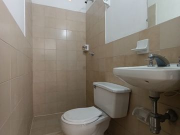 casa en arriendo en quinta bosch. Cod A30229