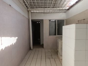 casa en arriendo en quinta bosch. Cod A30229