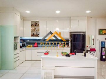 Dijual Villa Elit SiapHuni Komplek Padang Golf Polonia Medan