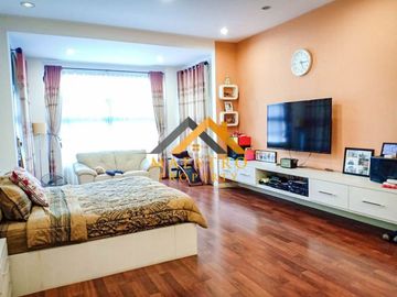 Dijual Villa Elit SiapHuni Komplek Padang Golf Polonia Medan