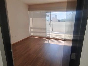Casa en Venta en Valle de Juriquilla, Doble Altura, Gran Ubicación.
