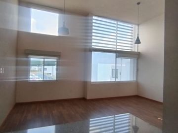Casa en Venta en Valle de Juriquilla, Doble Altura, Gran Ubicación.