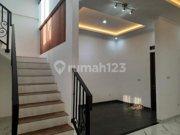 Rumah Bagus 2 Lantai Siap Huni di Bintaro