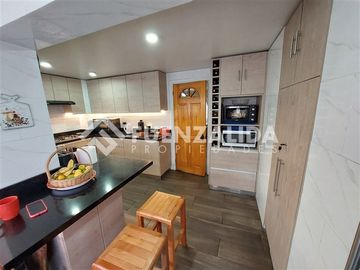 Departamento en venta de 5 dorm. en Providencia