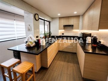 Departamento en venta de 5 dorm. en Providencia