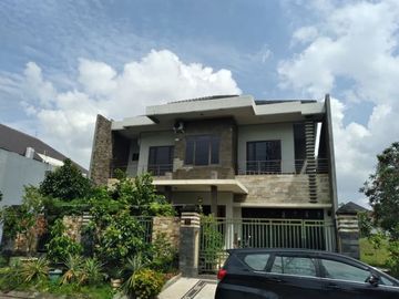 DIJUAL RUMAH Minimalis Imperial Golf Regency @Pakuwon Indah, Lokasi strategis, Harga ciamik