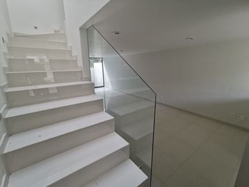 EXCELENTE residencia en el condominio sabia tulipán en san isidro