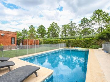 Casa de 3 dormitorios en venta con pileta en barrio cerrado Funes