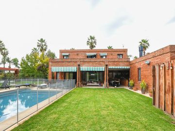 Casa de 3 dormitorios en venta con pileta en barrio cerrado Funes