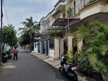 Rumah murah siap huni bebas banjir di rawamangun jakarta timur