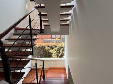 Casa de 3 niveles en condominio campestre, ubicado en Chia