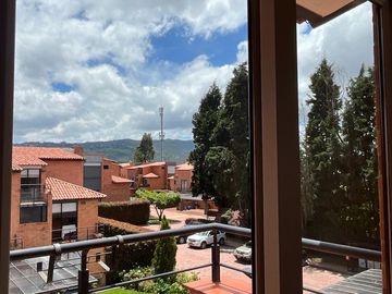 Casa de 3 niveles en condominio campestre, ubicado en Chia