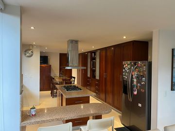 Casa de 3 niveles en condominio campestre, ubicado en Chia