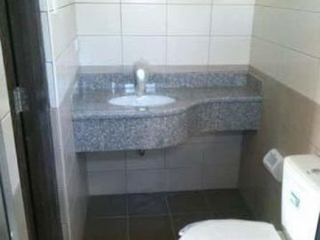 Single Detached House in Commonwealth for Sale at