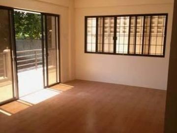 Single Detached House in Commonwealth for Sale at