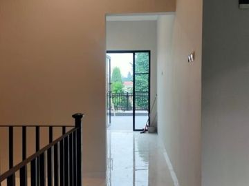 Rumah Mewah Siap Huni di Tanah Baru Depok Dekat Jakarta Selatan 1 M an (edith)