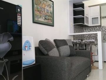 Apt. Gunawangsa Tidar tower B View pool Full furnish
