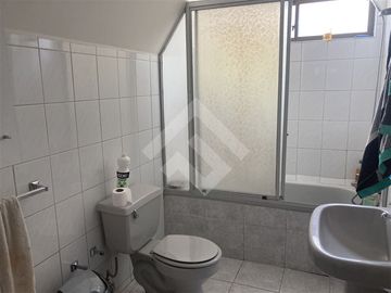 Casa en Venta en Grecia, entre Las Perdices y Diagonal Las Torres