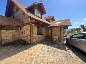 Casa en venta de 4 dorm. en Vichuquén(38585)