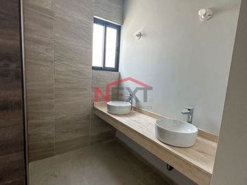 Casa Nueva en VENTA con excelente ubicación al Norte