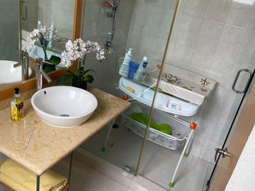 VENTA DEPARTAMENTO MODERNO EN VILLA FLORENCE - INTERLOMAS