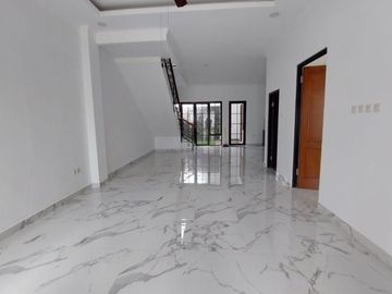 Jual Rumah Klasik Siap Huni View Gunung di Taman Udayana Sentul City Bogor