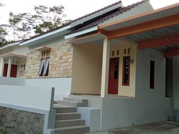 FREE GAZEBO Rumah Siap Huni Tanah Luas di Kalasan Yogyakarta