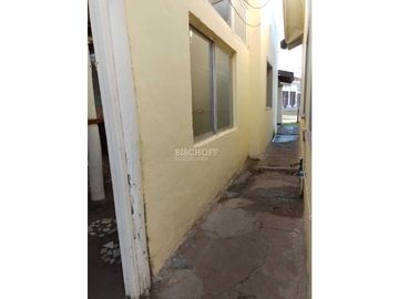 VENTA EN BLOCK, CHALET 3 AMB + 8 HABITACIONES CON BAÑO PRIVADO.