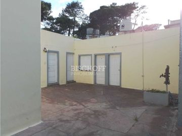 VENTA EN BLOCK, CHALET 3 AMB + 8 HABITACIONES CON BAÑO PRIVADO.