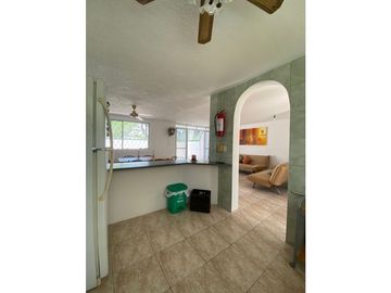 CASA DE VENTA EN CONJUNTO HABITACIONAL TONSUPA AN