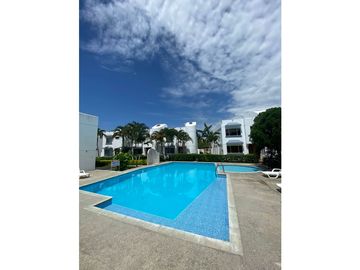 CASA DE VENTA EN CONJUNTO HABITACIONAL TONSUPA AN