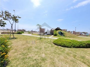 REMATE DE TERRENO FRENTE A PARQUE EN SAN ANTONIO DE CHICLAYO EN MENORCA