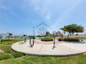 REMATE DE TERRENO FRENTE A PARQUE EN SAN ANTONIO DE CHICLAYO EN MENORCA