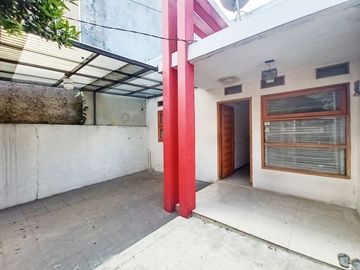 Di Sewakan Rumah 3 Kamar Cocok Untuk Kantor Jl. Suryalaya Bandung