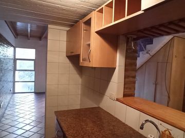 DPTO 3 AMBIENTES EN DUPLEX EN PLENO LANUSITA. RETASADO