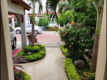 VENTA DE HERMOSA CASA EN TERRANOSTRA