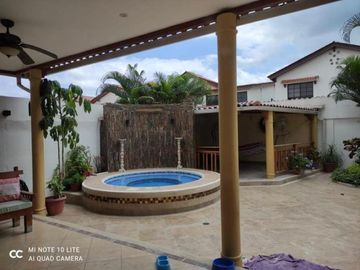 VENTA DE HERMOSA CASA EN TERRANOSTRA
