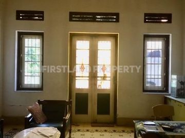 Rumah klasik dan asri pusat kota Semarang