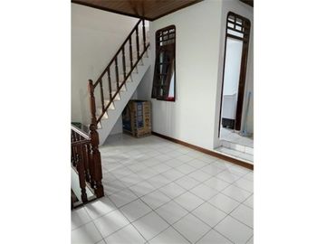 Rumah murah cantik, strategis di Kaliabang tengah di Bekasi Utara